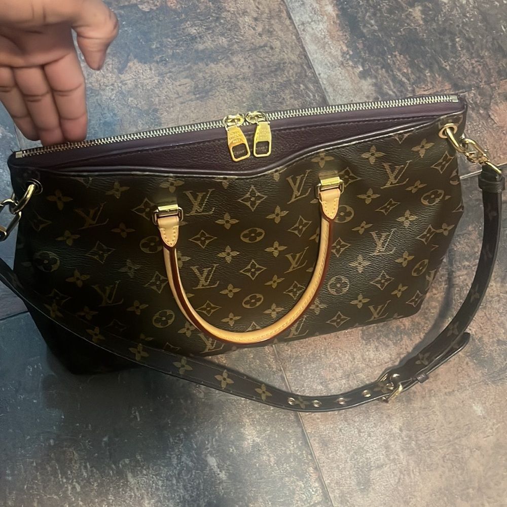 Authentic Louis Vuitton Paris Made In France Pallas M40908 Handbag purse Satchel - Picture 3 of 14